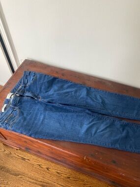 UNIVERSAL THREAD JEANS